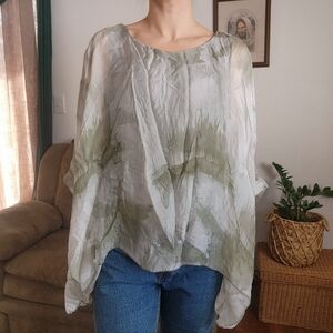 Prodotto In Italy Green And White Flowy Silk Blouse Size Large